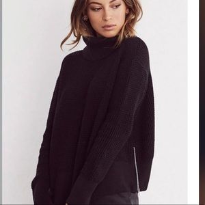 NWT VETTA Cropped Mockneck Sweater